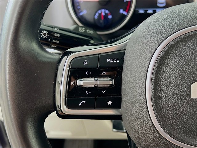 Used 2024 Kia Carnival LX image 13