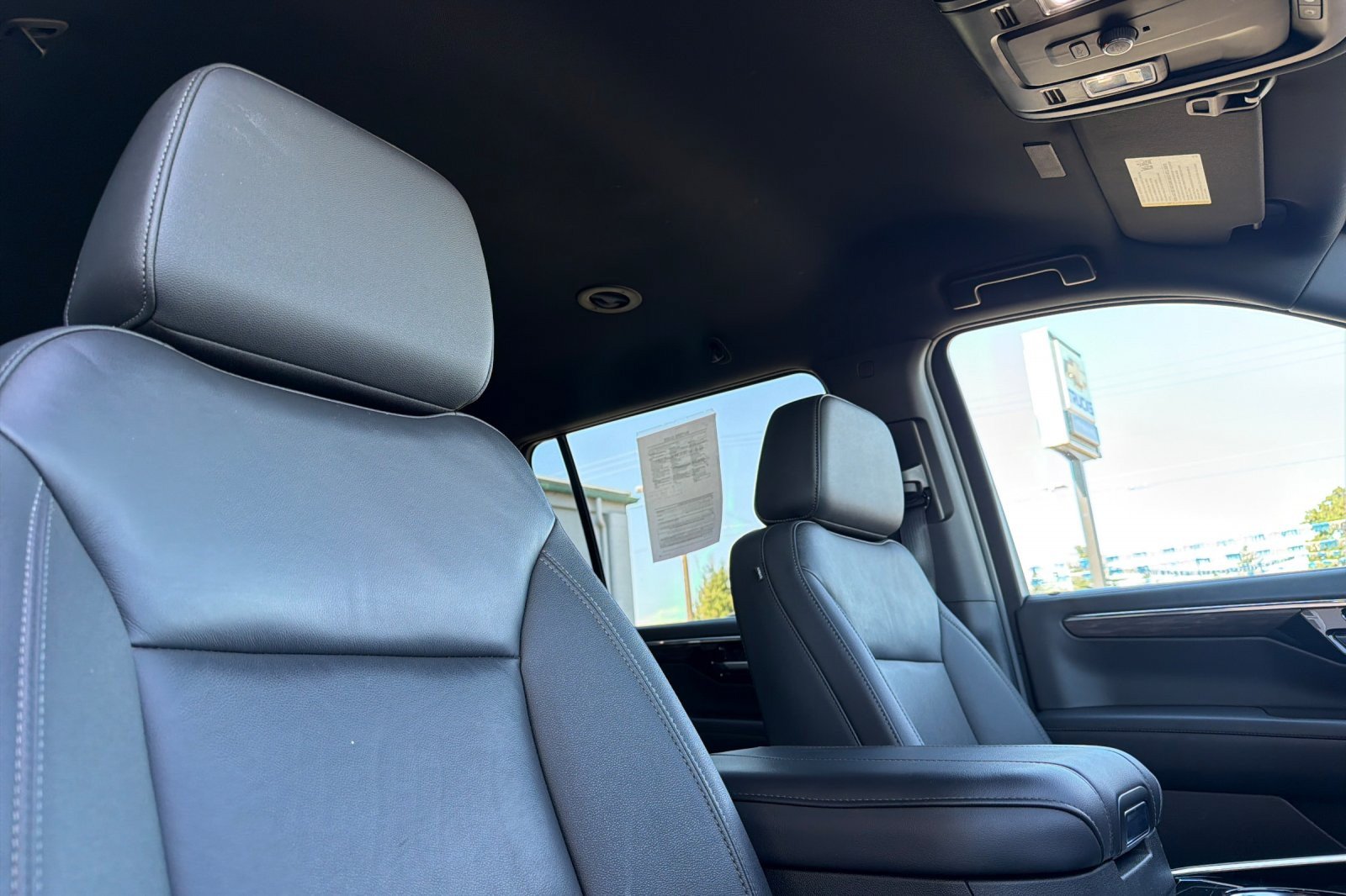 Used 2025 Chevrolet Suburban Z71 AWD/4WD image 15