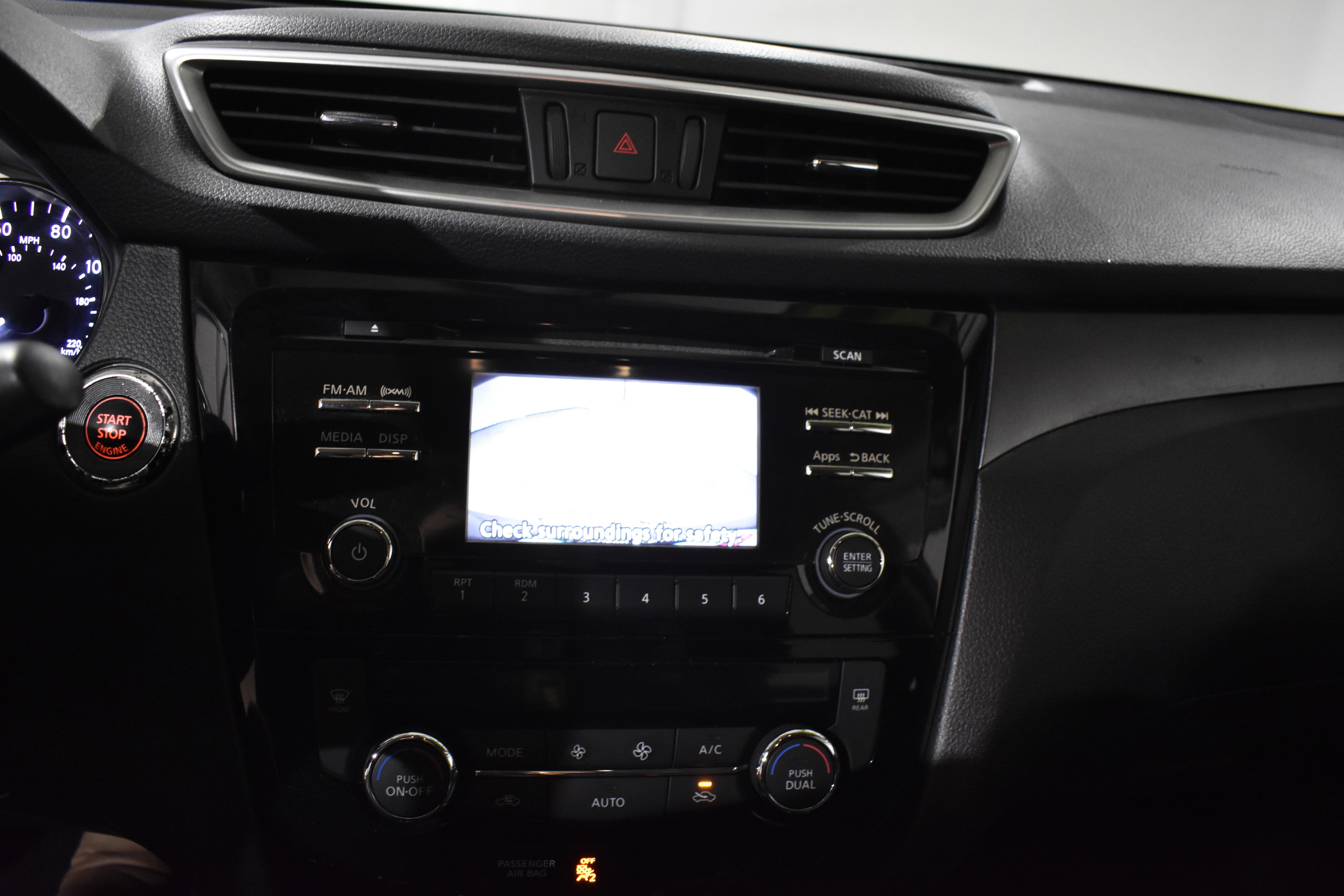 Used 2015 Nissan Rogue SV image 22