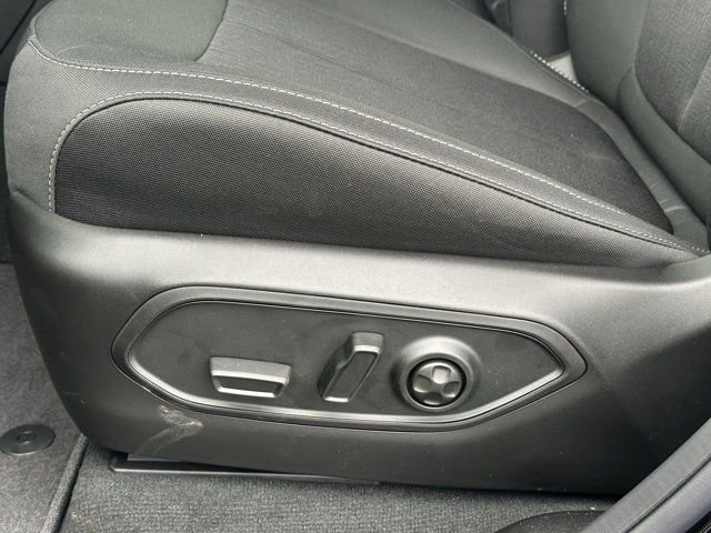 New 2025 Jeep Grand Cherokee Laredo image 10