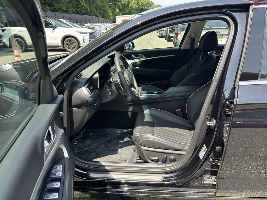 Used 2023 Genesis G70 3.3T AWD/4WD image 17