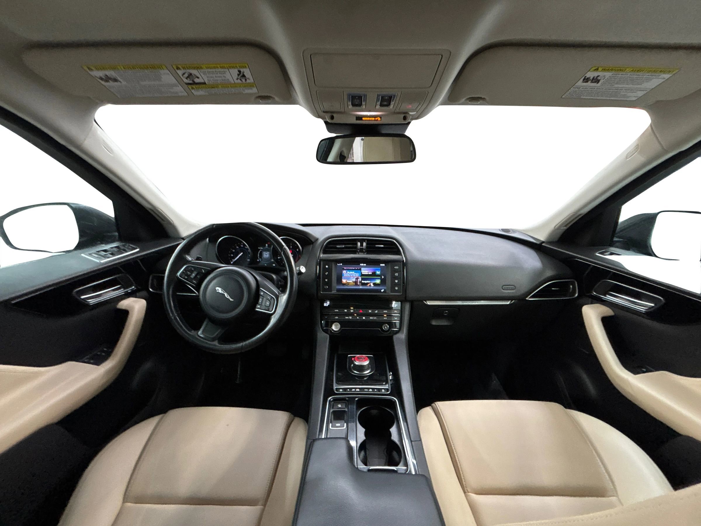 Used 2018 Jaguar F-PACE Premium image 17