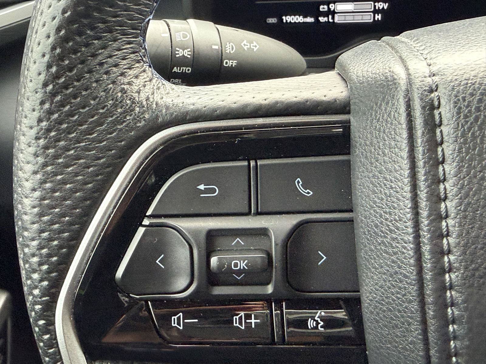 Certified 2024 Toyota Sequoia Platinum AWD/4WD image 33