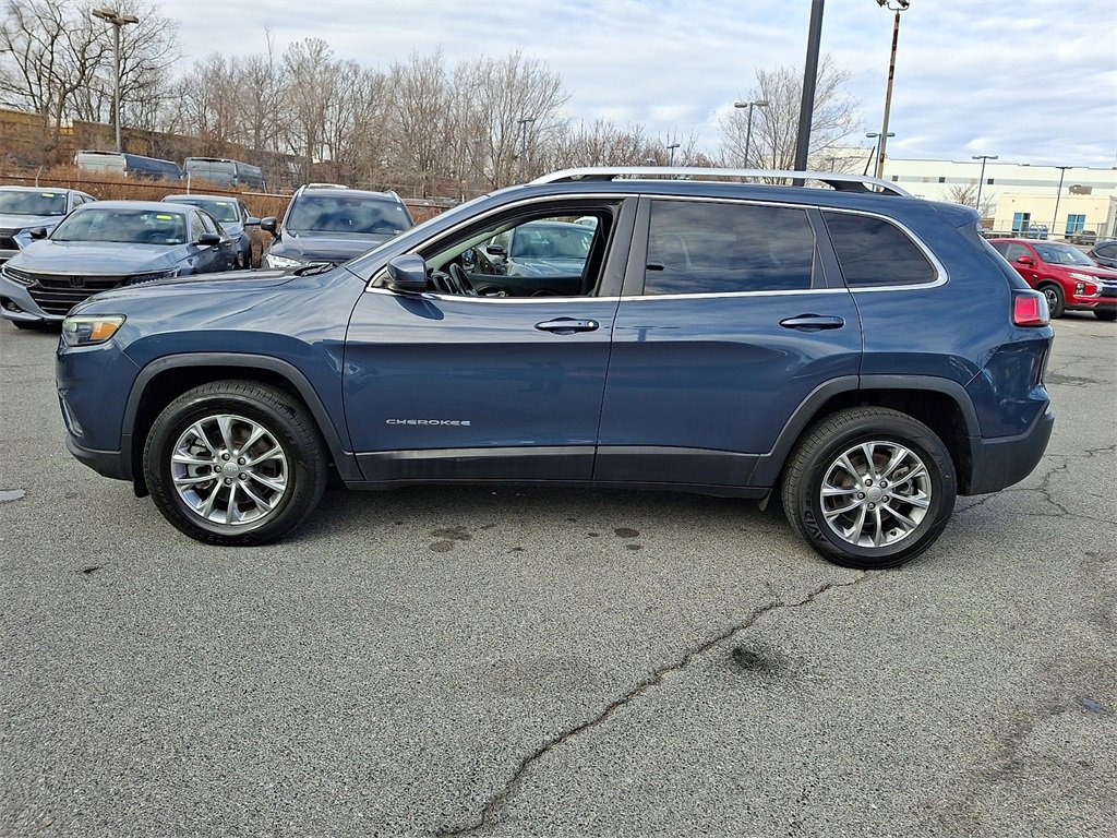 Used 2021 Jeep Cherokee Latitude Lux w/ Comfort/Convenience Group image 9