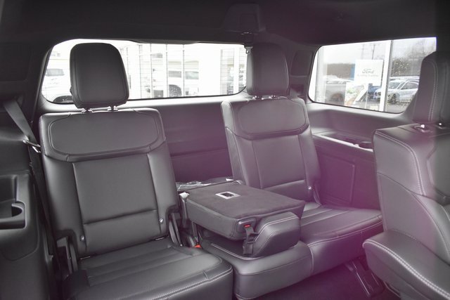Used 2025 Ford Expedition Platinum w/ Stealth Performance Package image 52
