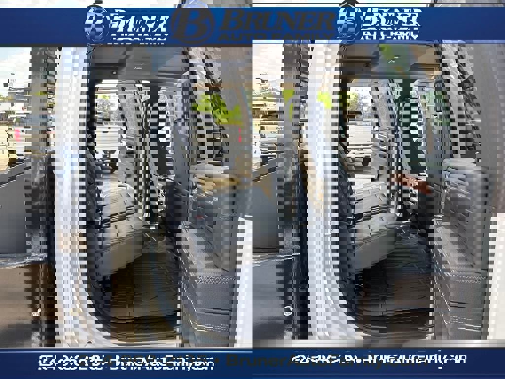 Used 2024 GMC Sierra 3500 Denali w/ Denali Reserve Package image 17