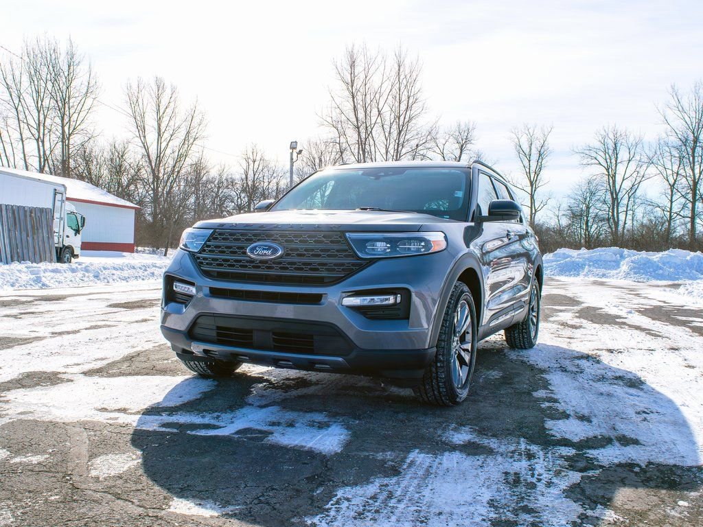 Used 2022 Ford Explorer XLT image 11