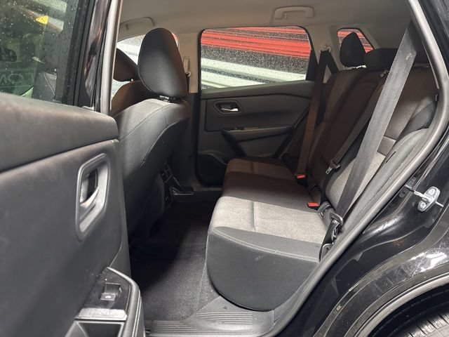 Used 2025 Nissan Rogue SV FWD image 12