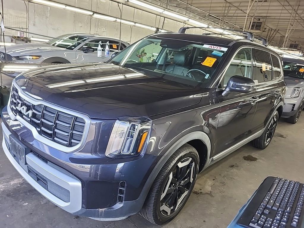 Used 2025 Kia Telluride S image 2