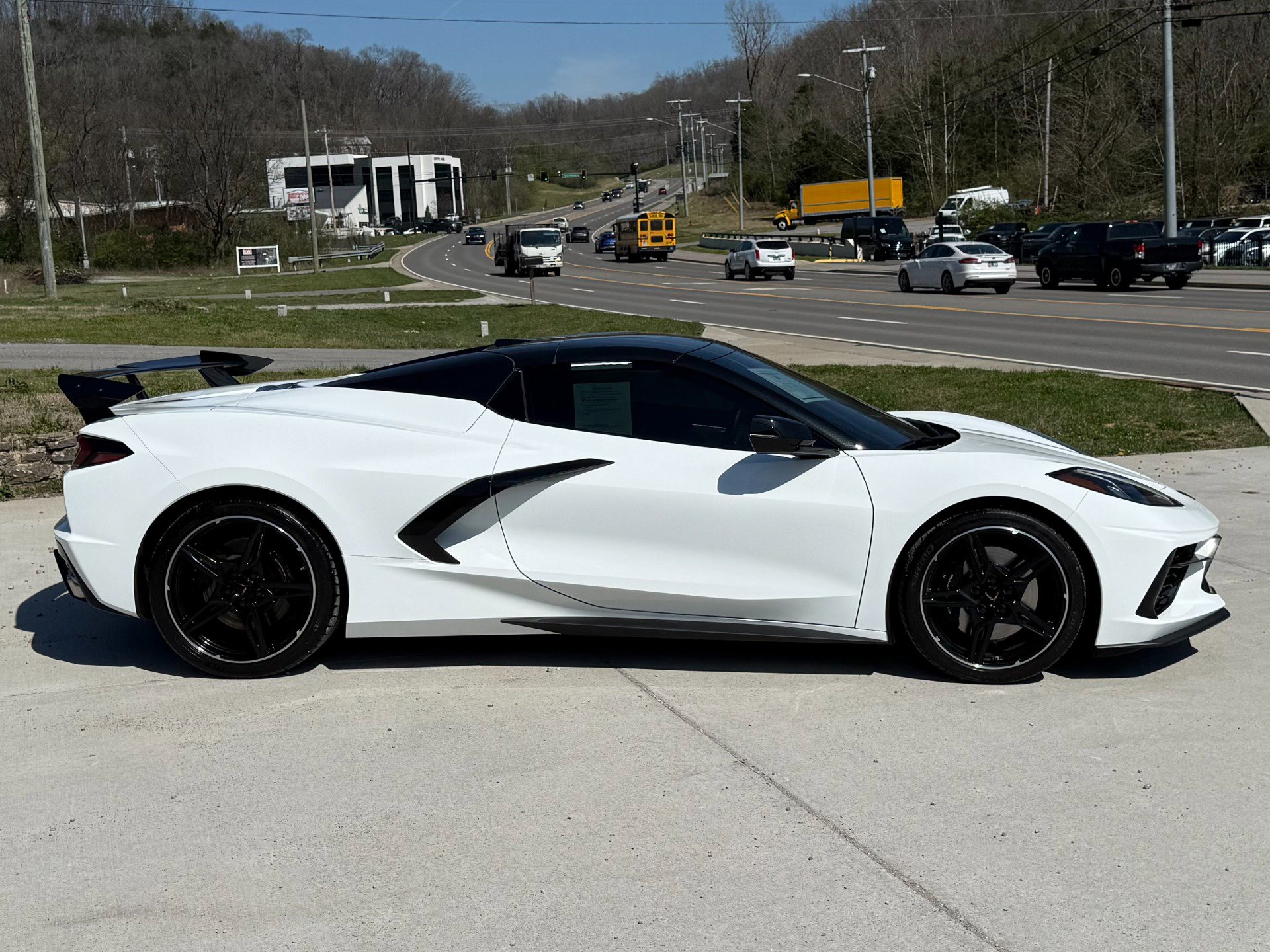 Used 2023 Chevrolet Corvette Stingray Premium Conv w/ Z51 Performance Package RWD image 7
