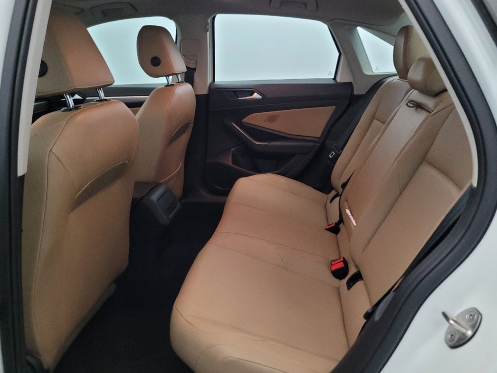Used 2019 Volkswagen Jetta SE w/ Cold Weather Package FWD image 18