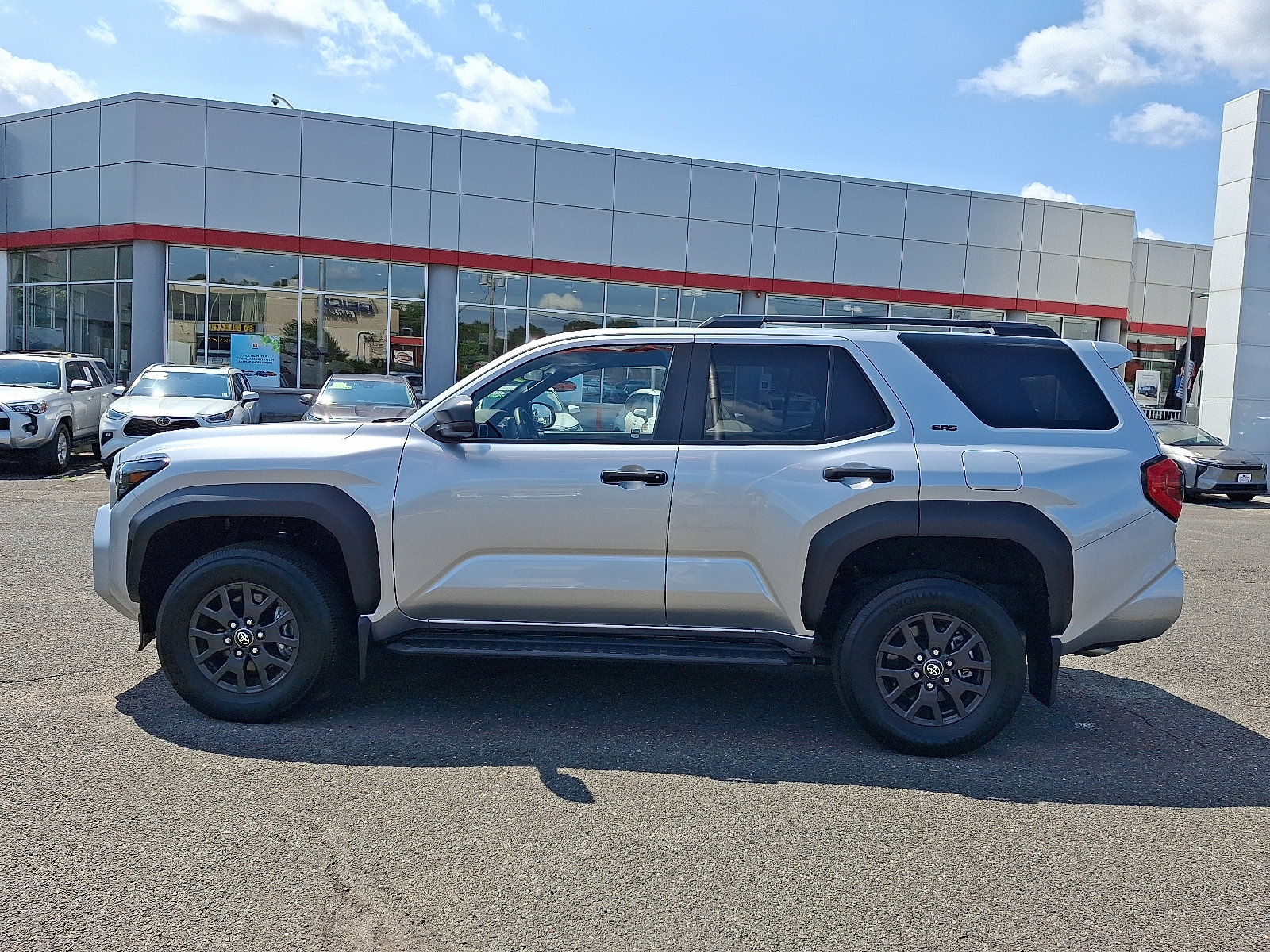 Certified 2025 Toyota 4Runner SR5 AWD/4WD image 4