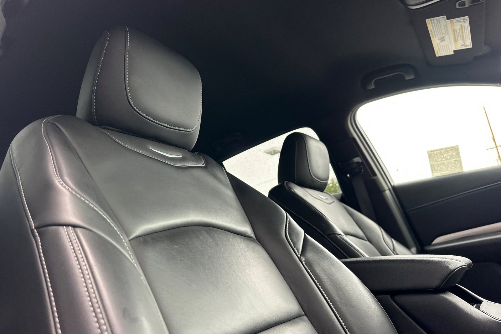 Used 2024 Cadillac XT4 Premium Luxury image 21