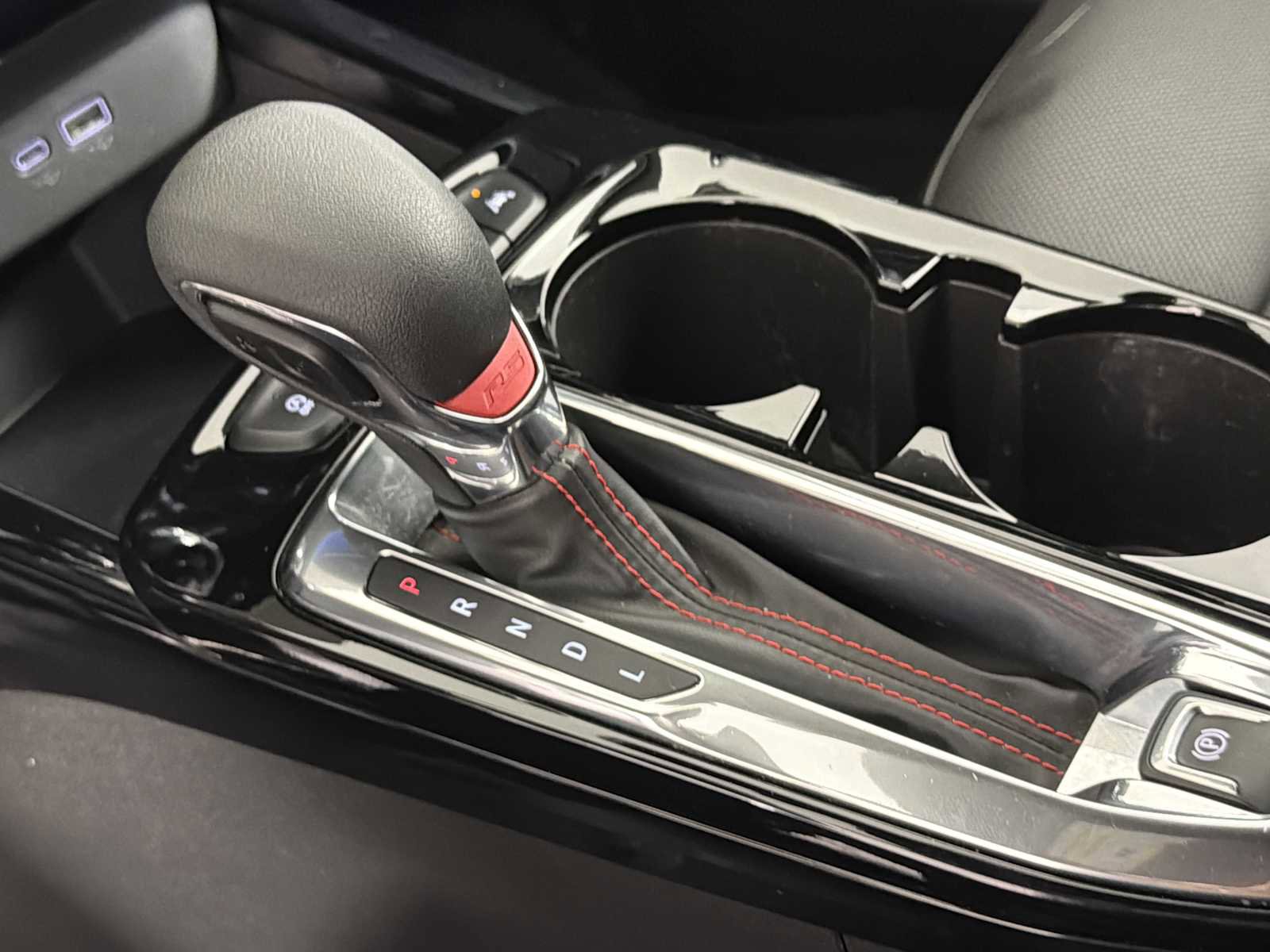 Used 2024 Chevrolet Trax RS image 29