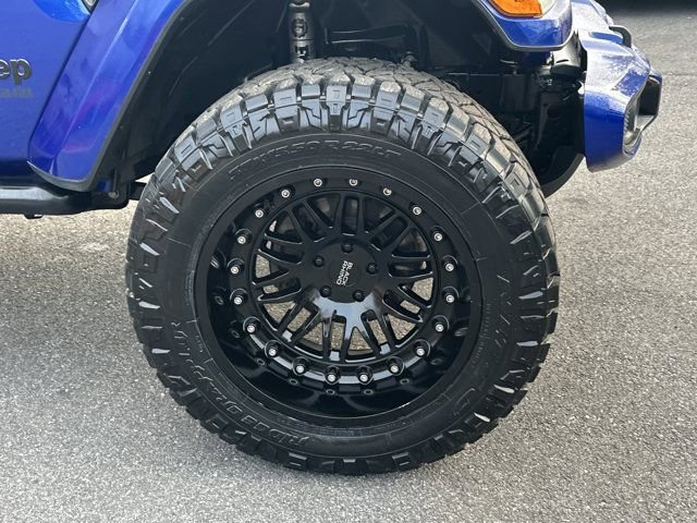 Used 2020 Jeep Wrangler Unlimited Sahara image 15