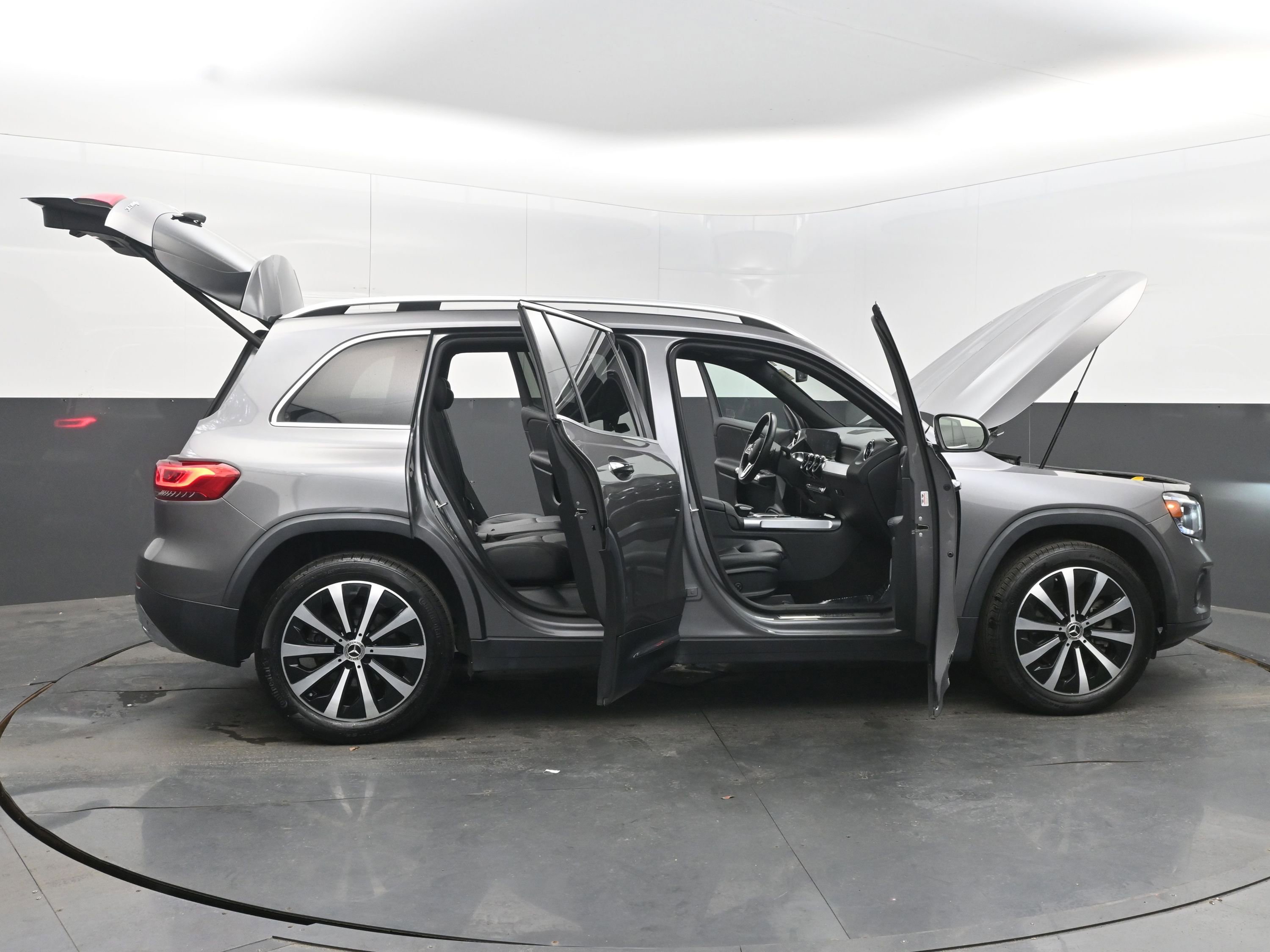 Used 2023 Mercedes-Benz GLB 250 GLB 250 image 45