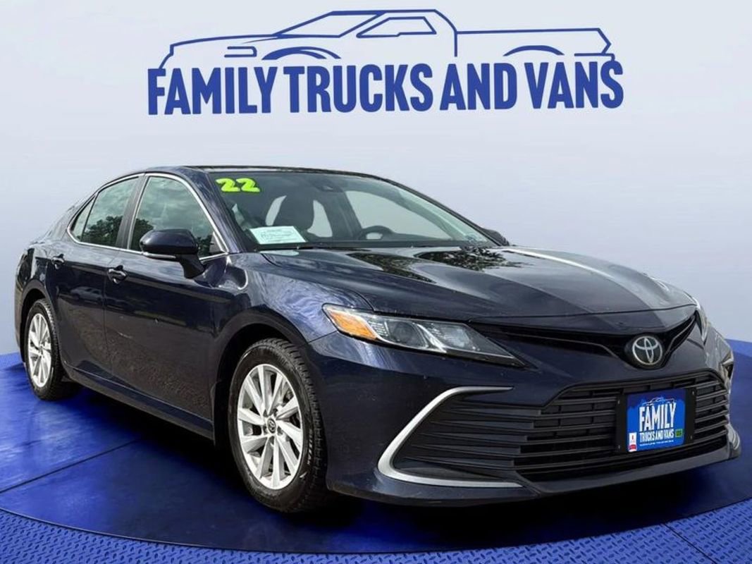 Used 2022 Toyota Camry LE w/ Cold Weather Package image 7