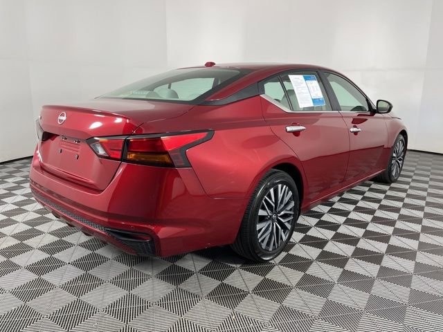 Used 2025 Nissan Altima 2.5 SV image 11