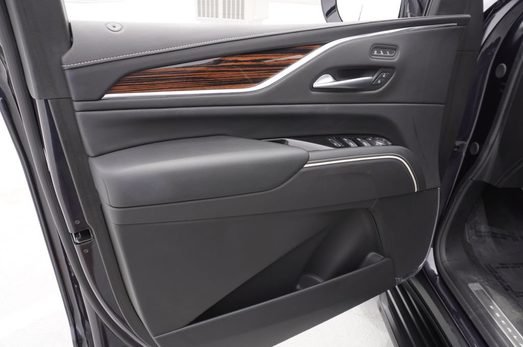 Certified 2024 Cadillac Escalade Premium Luxury w/ Performance Package AWD/4WD image 16
