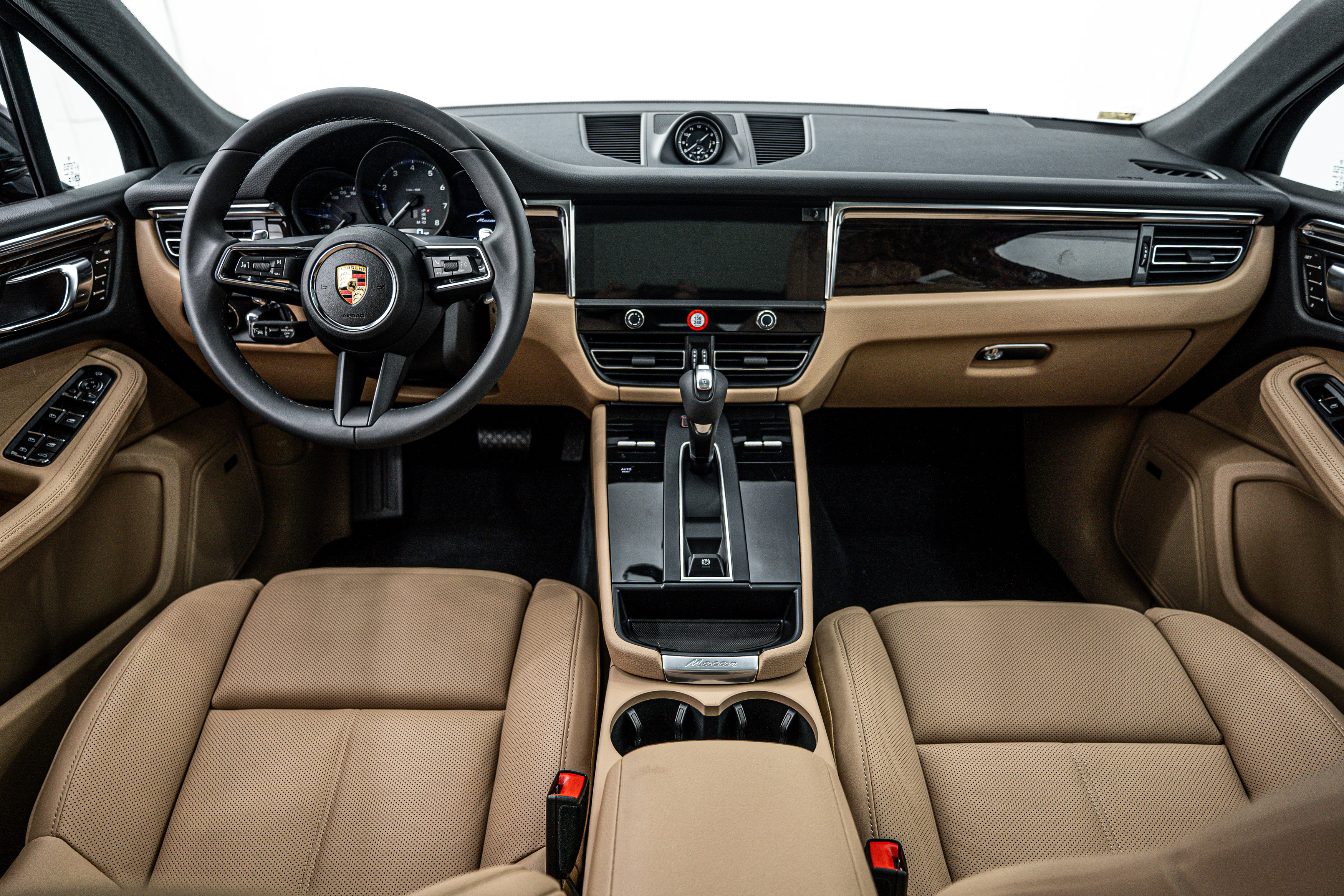 New 2025 Porsche Macan image 12