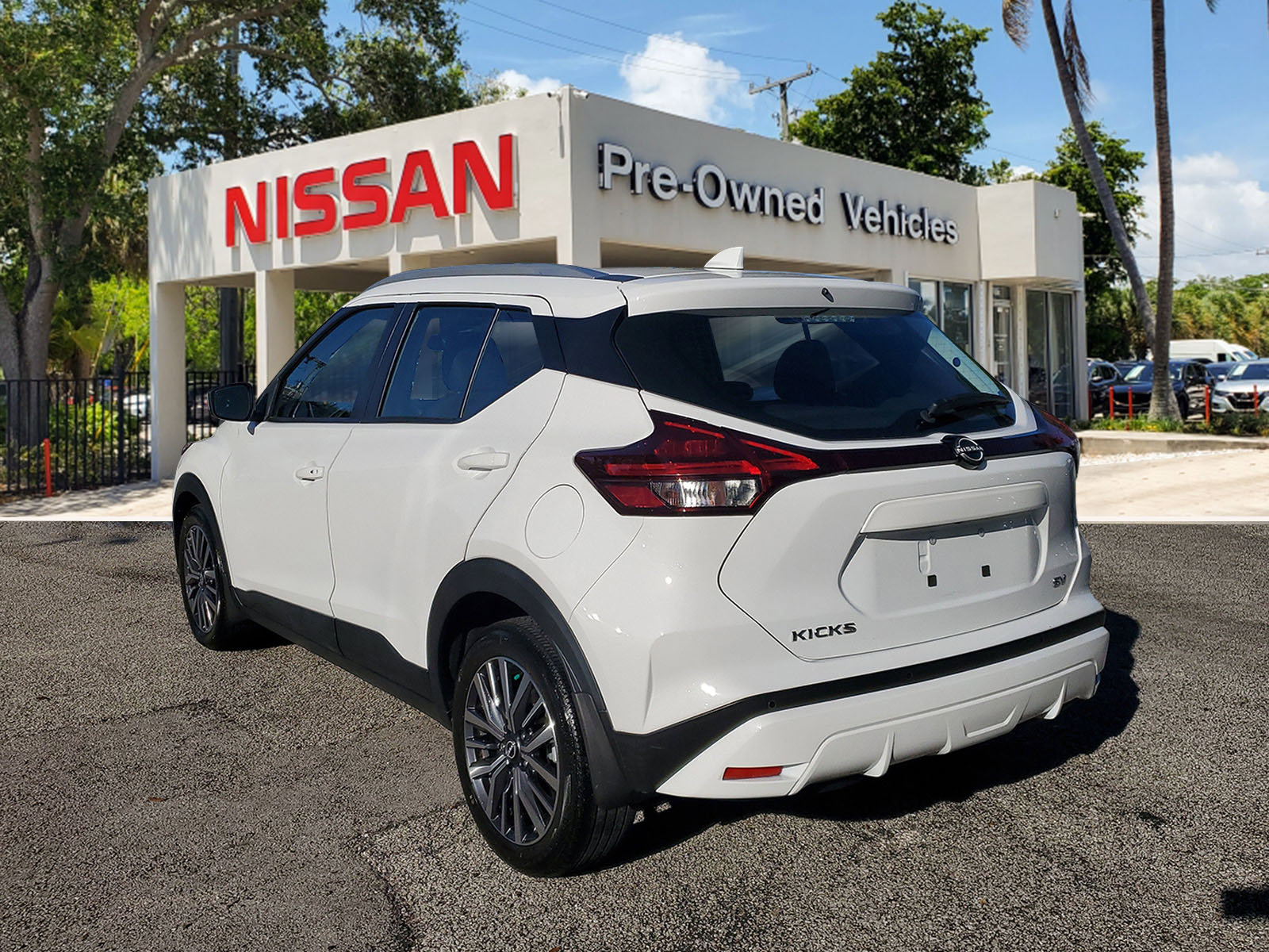 Certified 2023 Nissan Kicks SV image 6