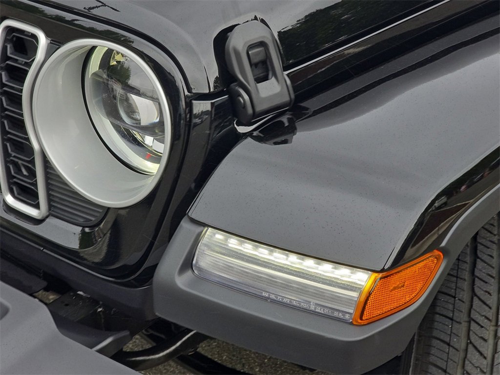 New 2025 Jeep Wrangler Sahara image 31