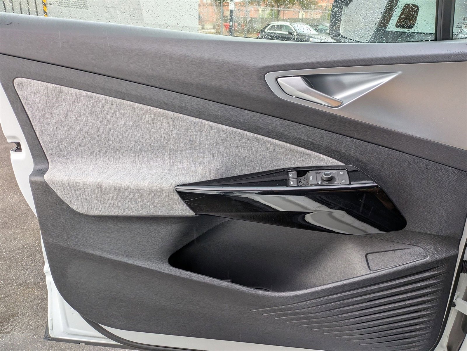 Used 2023 Volkswagen ID.4 Pro image 16