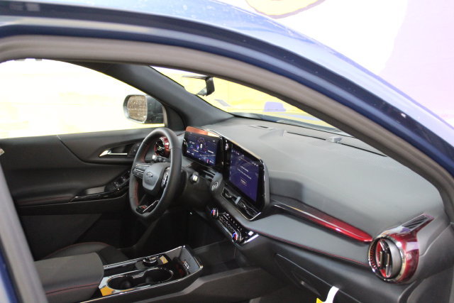 New 2027 Chevrolet Equinox RS w/ Safety and Technology Package AWD/4WD image 12