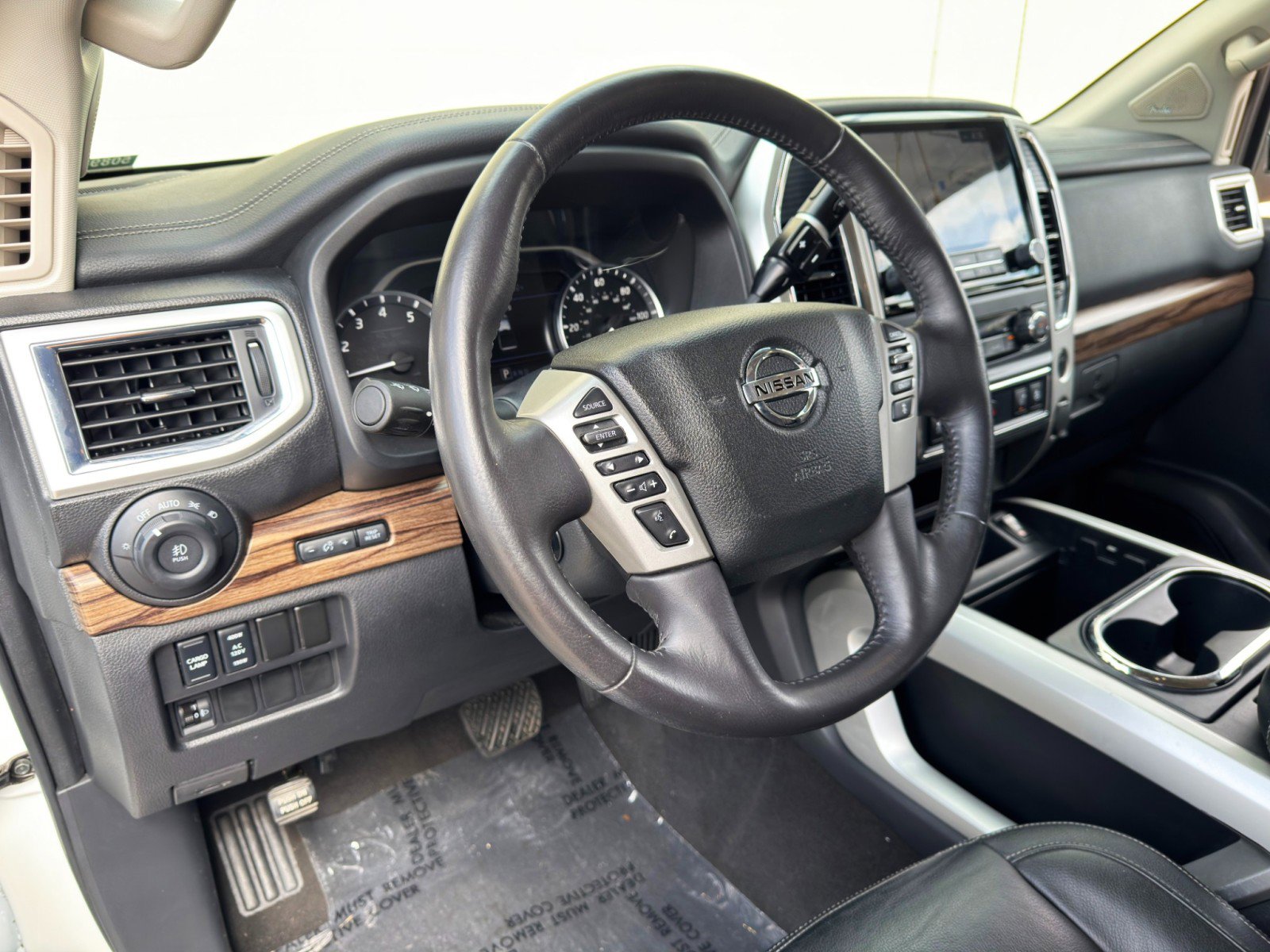 Used 2020 Nissan Titan SL w/ Protection Package 1 AWD/4WD image 12