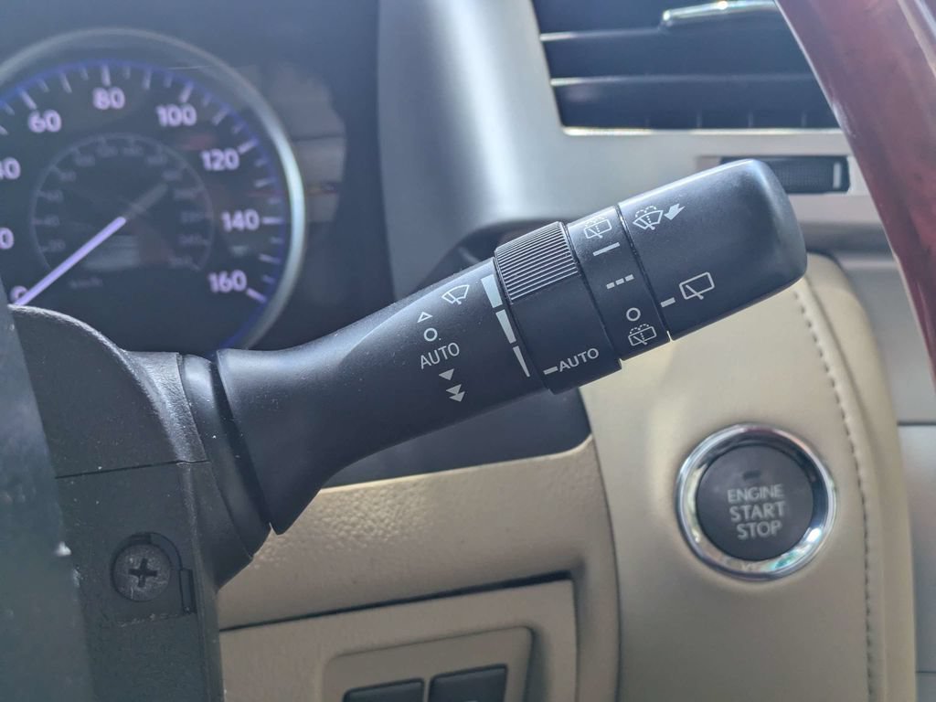 Used 2009 Lexus LX 570 4WD image 29