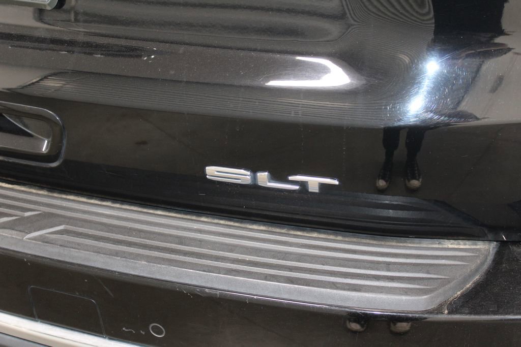 Used 2023 GMC Yukon XL SLT image 16