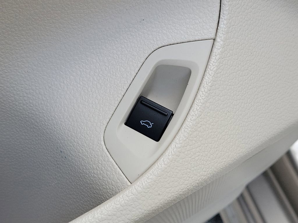 Used 2015 Volkswagen Passat 1.8T Limited Edition image 19