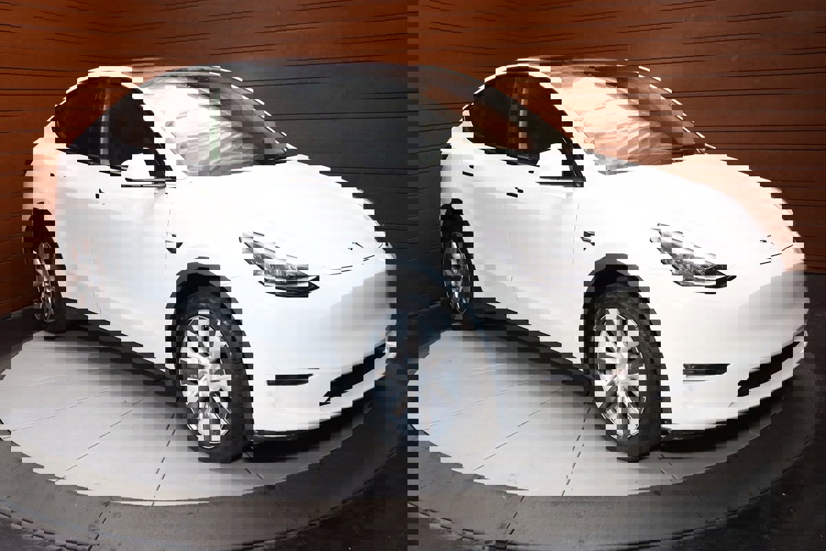 Used 2023 Tesla Model Y Long Range image 15