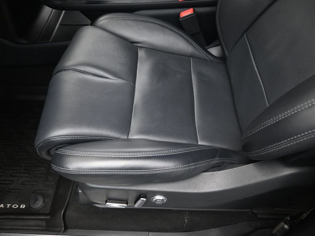 Used 2025 Lincoln Navigator Reserve image 10