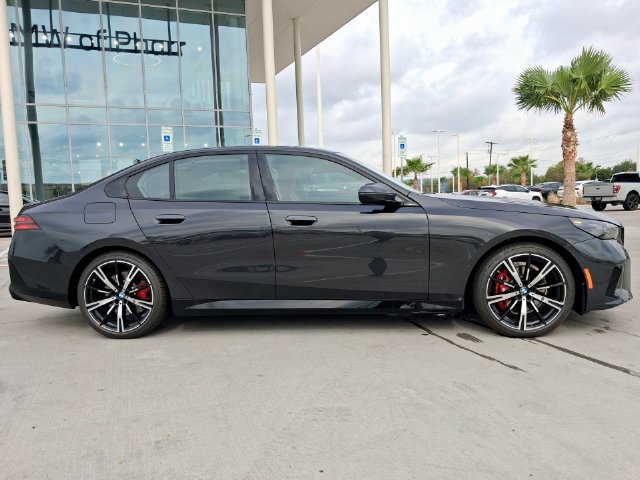 New 2027 BMW 530i w/ Executive Package RWD image 8