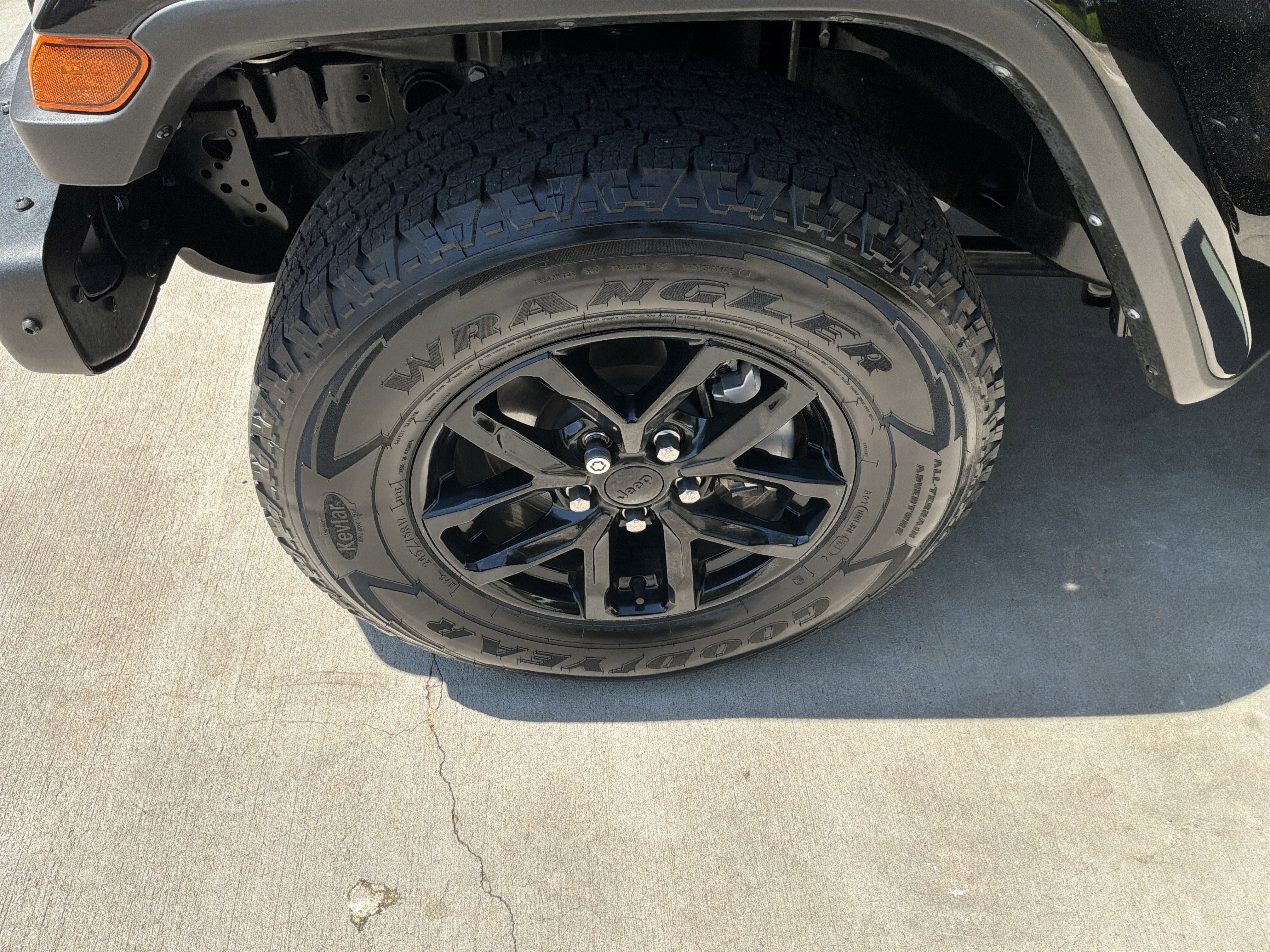 Used 2023 Jeep Wrangler Sport AWD/4WD image 13