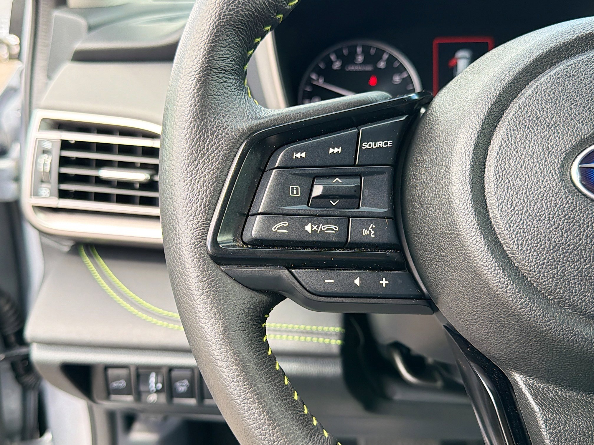 Certified 2025 Subaru Outback Onyx Edition w/ Popular Package #2 image 37