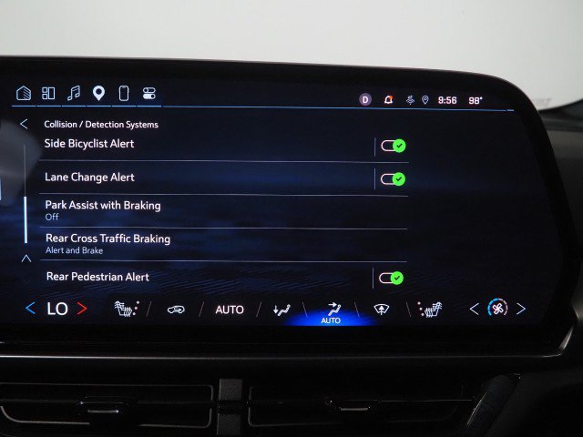 Used 2025 Chevrolet Equinox EV RS FWD image 34