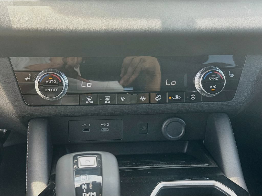 New 2026 Mitsubishi Outlander LE FWD image 16