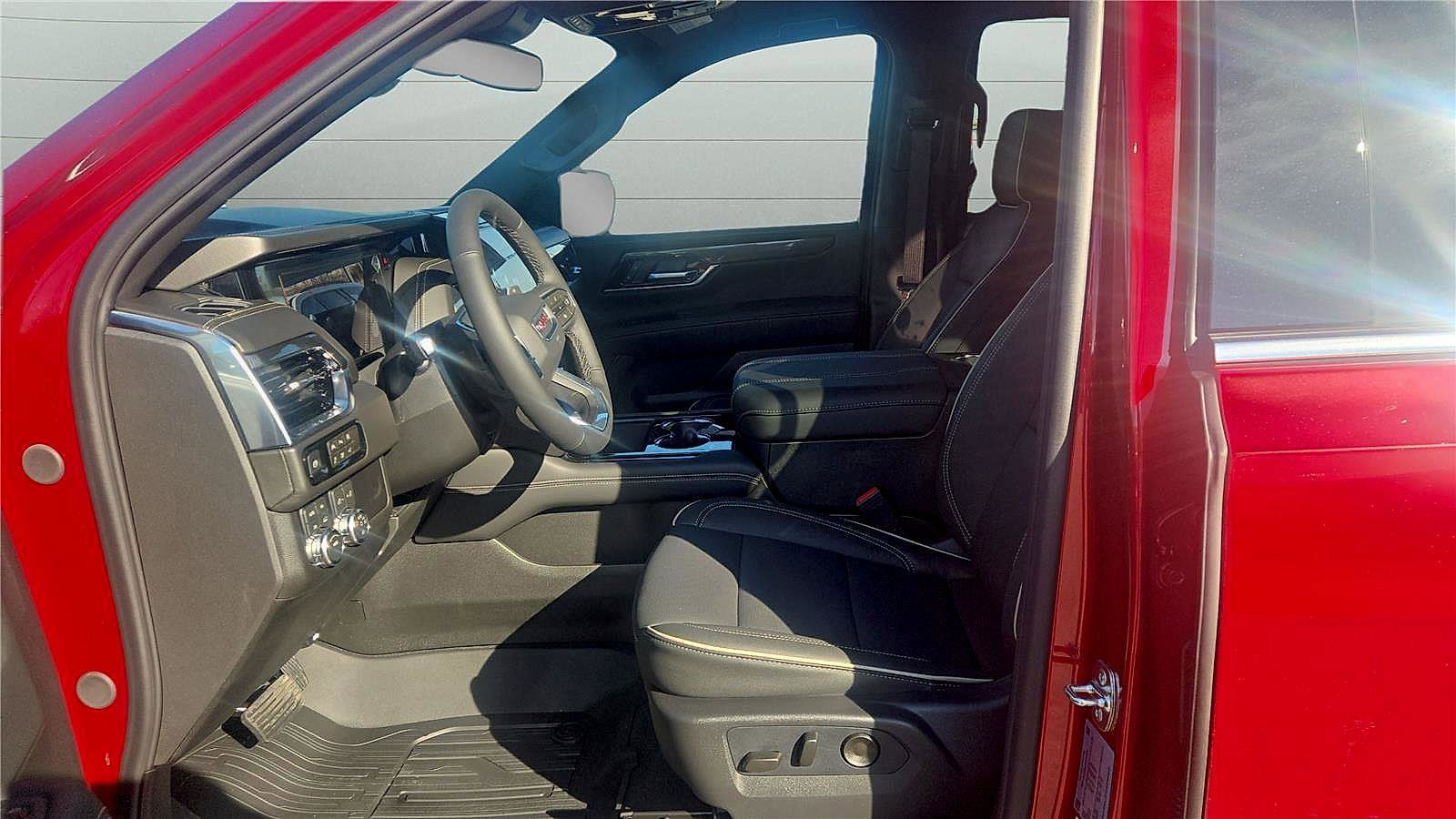 New 2026 GMC Yukon Elevation w/ LPO, Floor Liner Package image 4