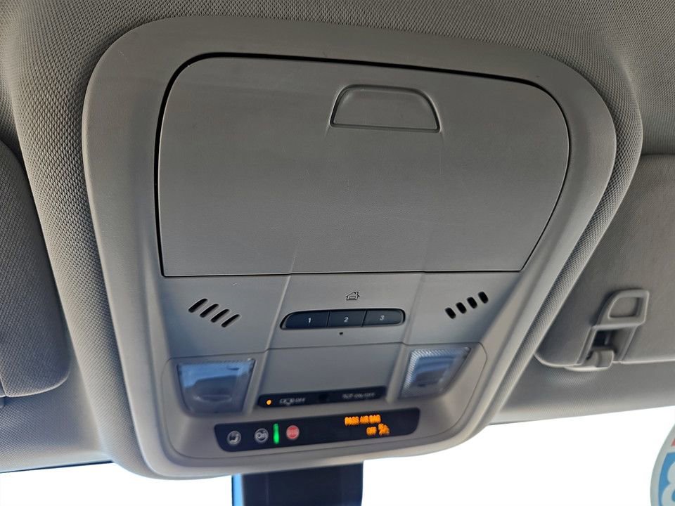 Used 2023 GMC Terrain SLT image 26