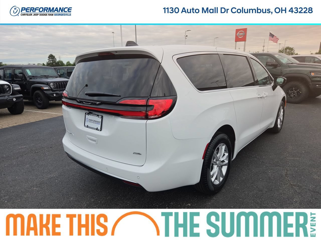 New 2027 Chrysler Pacifica Select w/ Family Tech Group AWD/4WD image 7