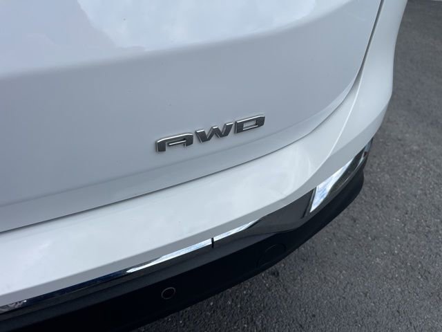 Used 2023 GMC Terrain SLT w/ Tech Package image 16