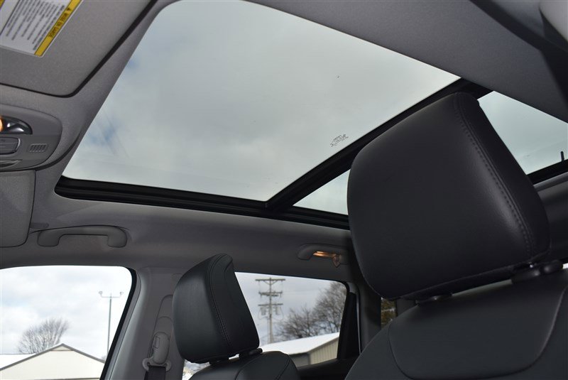 Used 2022 Jeep Compass Limited w/ Sun and Sound Group image 13