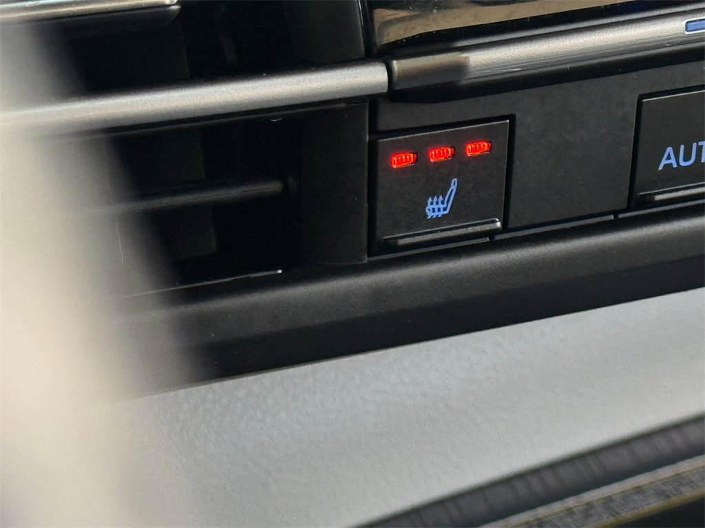 Certified 2022 Toyota Sienna XSE image 36