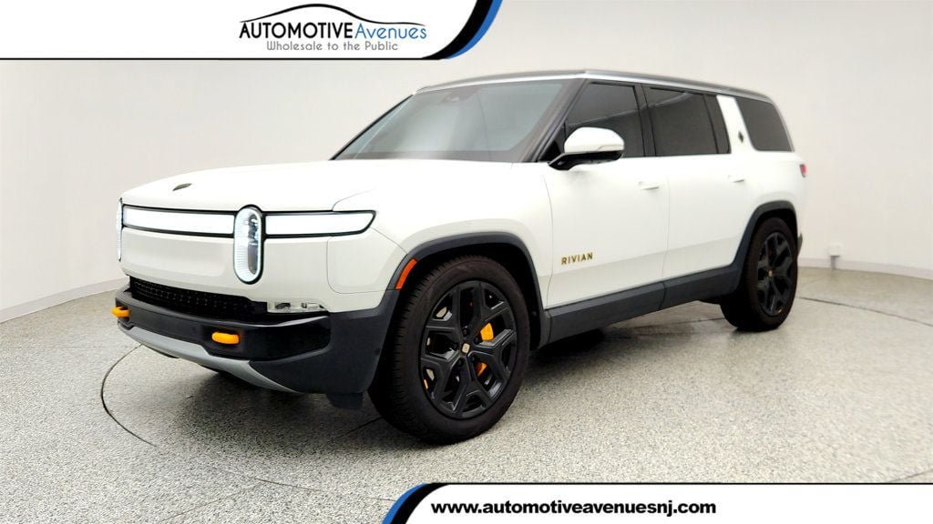Used 2024 Rivian R1S Adventure AWD/4WD image 1
