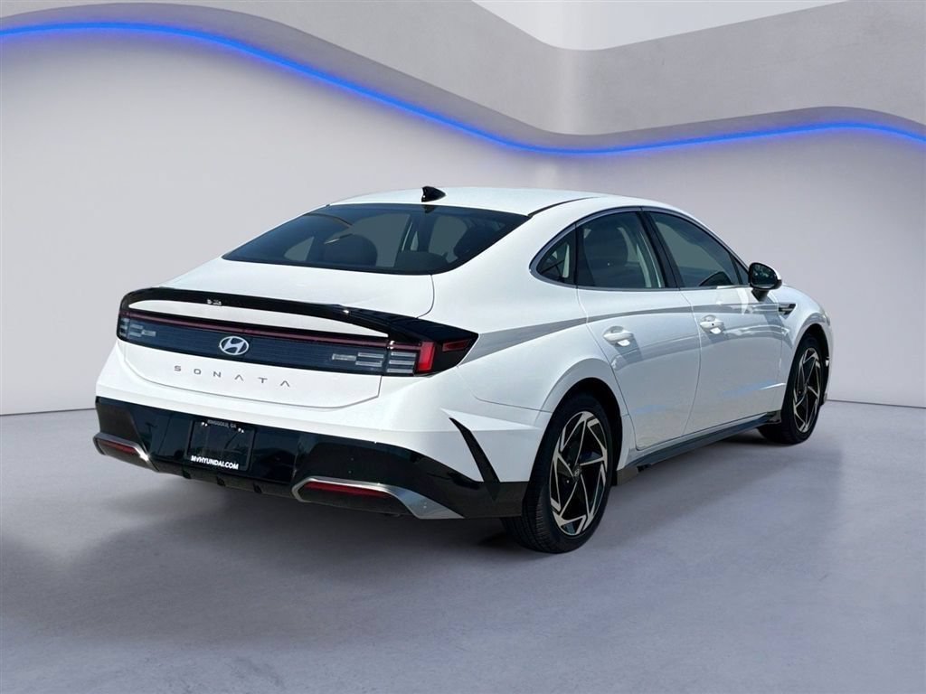New 2026 Hyundai Sonata SEL FWD image 3