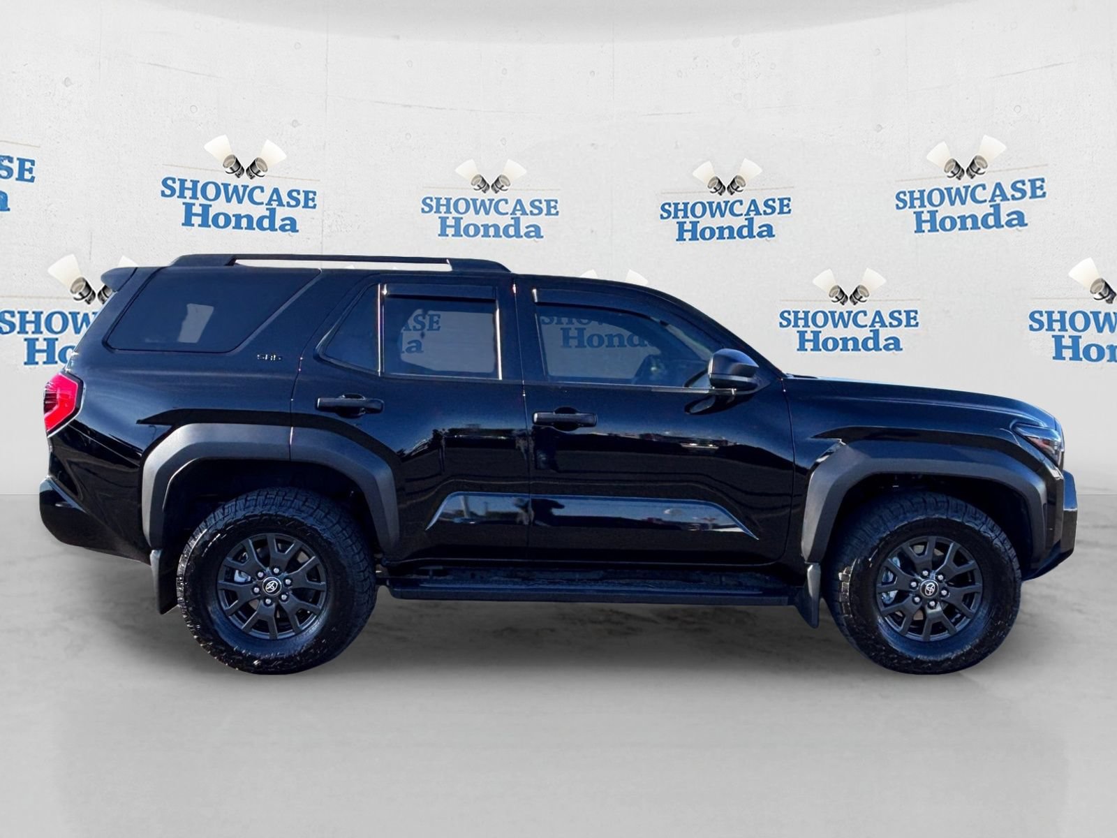 Used 2025 Toyota 4Runner SR5 AWD/4WD image 9