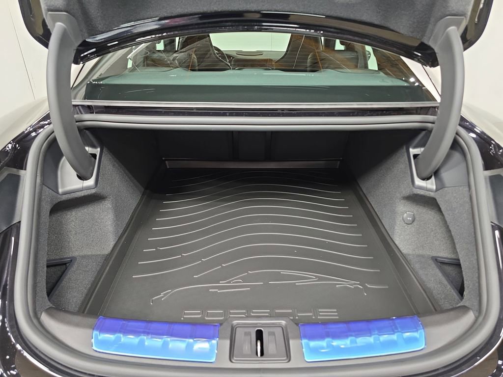 New 2026 Porsche Taycan image 31