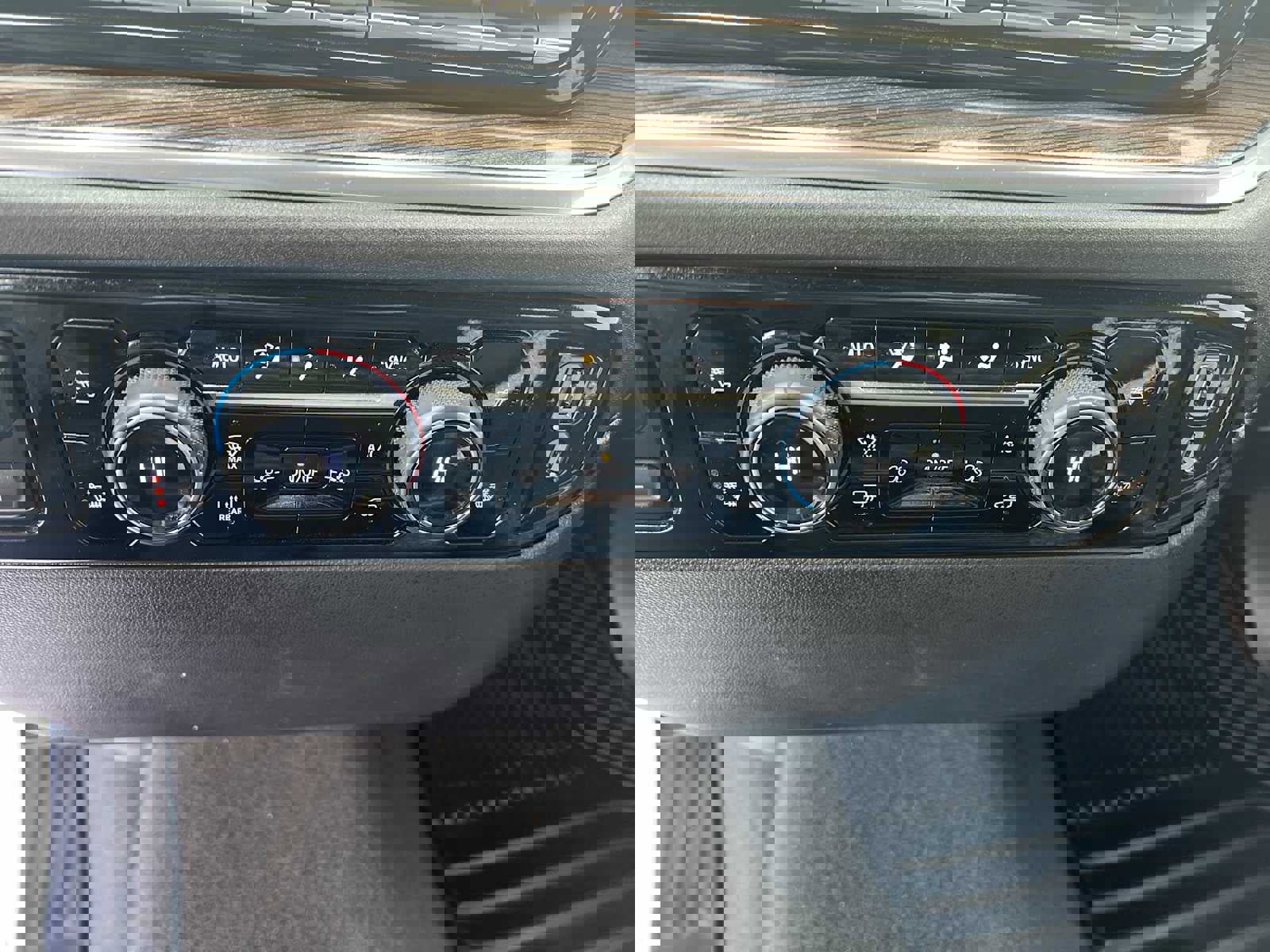 Used 2025 Chevrolet Silverado 3500 LT w/ All Star Edition image 27